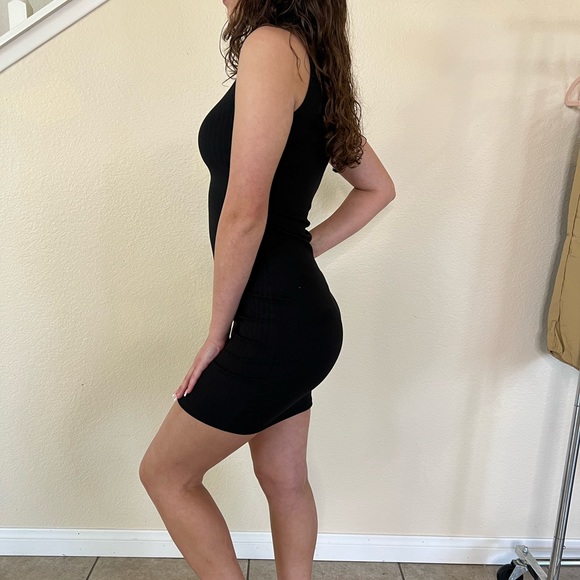 Black Ribbed Turtle Neck Sleeveless Midi Dress - Picture 10 of 13